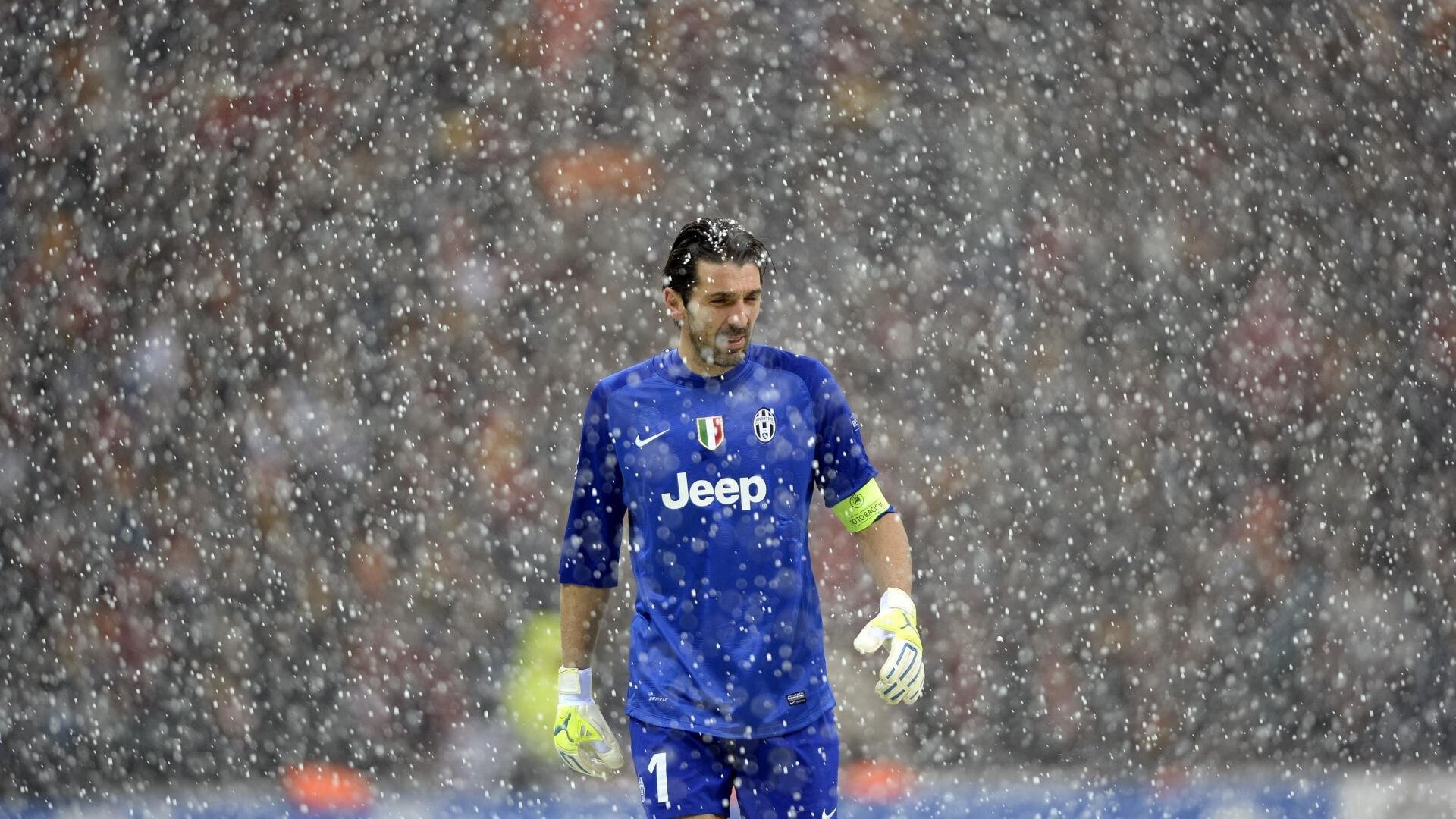 夏训强度提升主教练强调持久耐力对下半赛季至关重要，夏训主要练什么